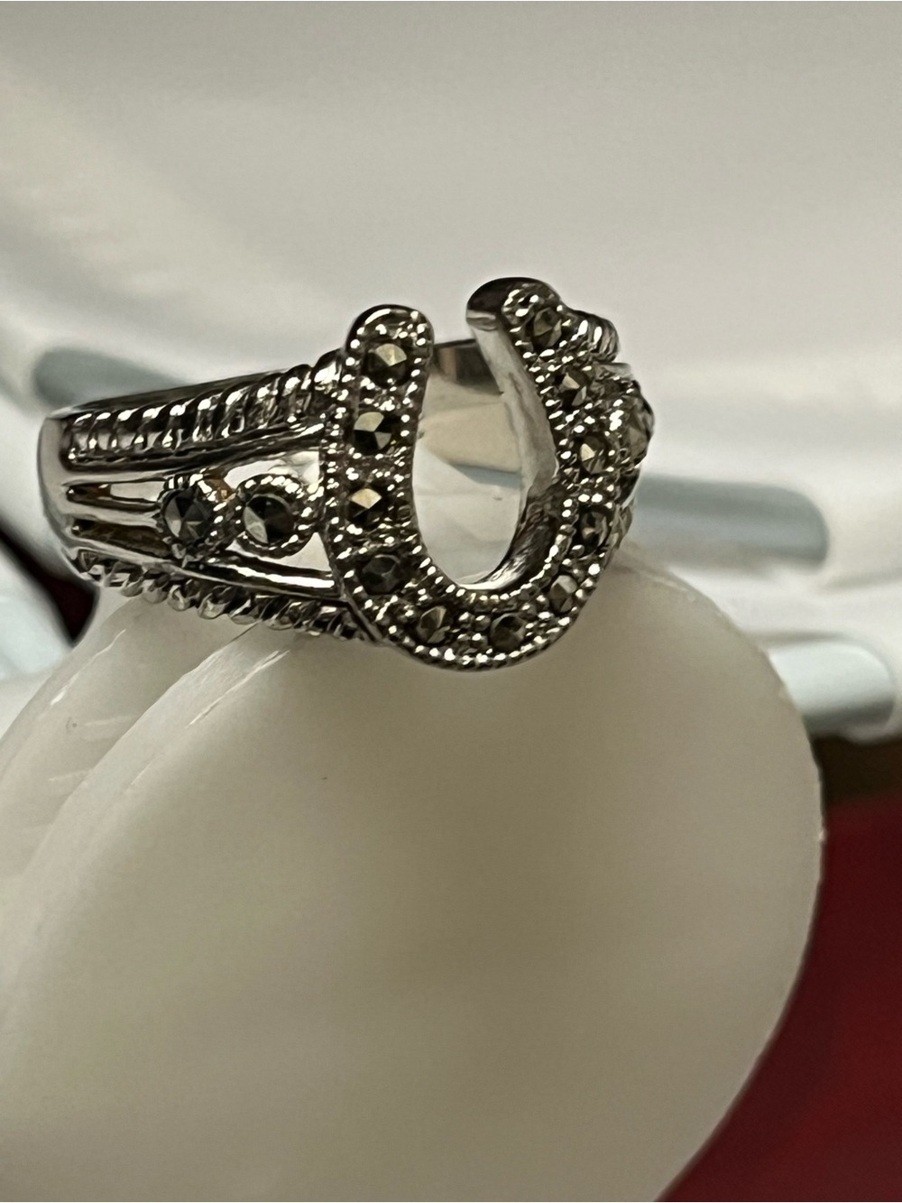 Source Unknown Silver-Tone Filigree Open Horseshoe Ring